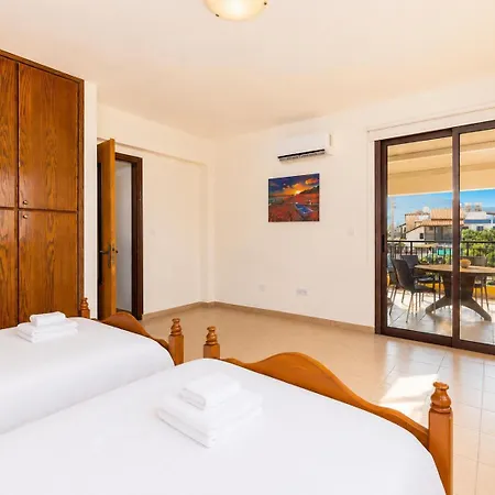 Villa Serena Pomos