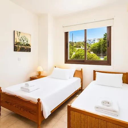 Villa Serena Pomos